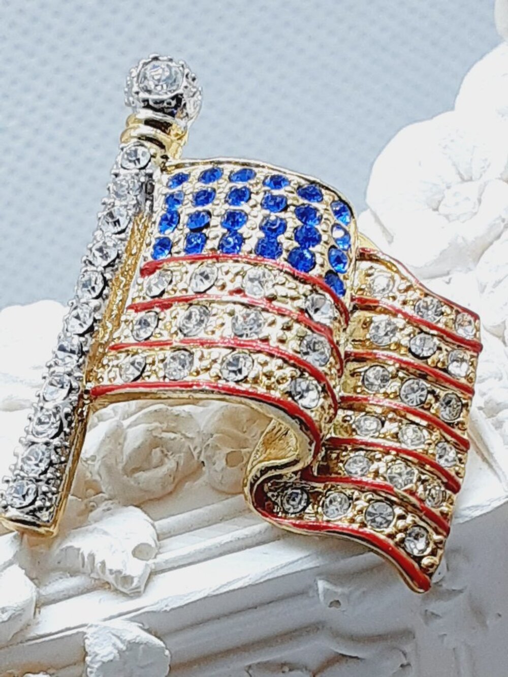 NEW American Flag Put'em Pin - Picture 6 of 6